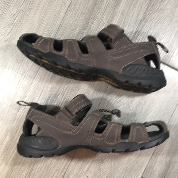 Sandals_&_Flip_Flops